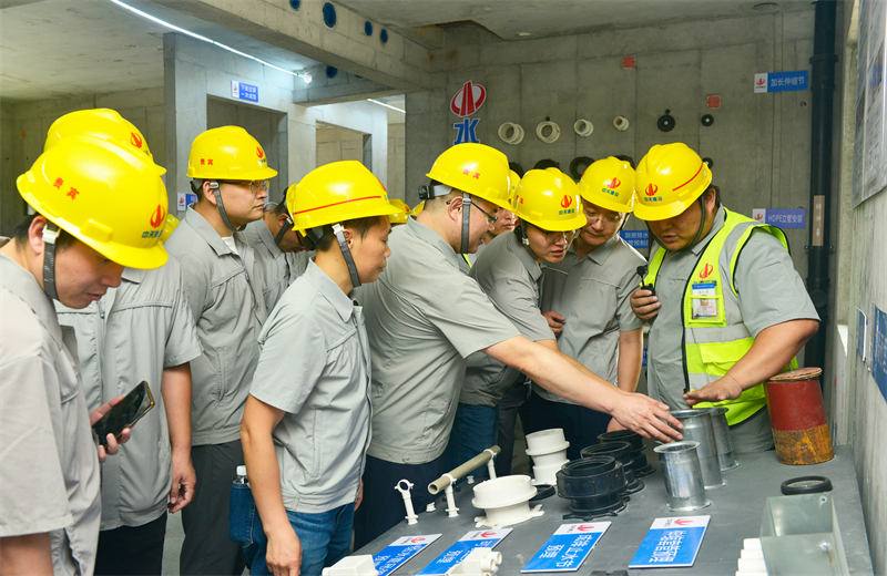 为进一步推进优质客户高效履约，提升交付品质、达成客户满意，2025年6月25日，BBIN宝盈建设集团在上海组织召开2025年越秀地产、华润置业客户履约推进会。